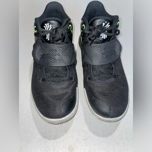 Nike Unisex Black and Green Sneakers